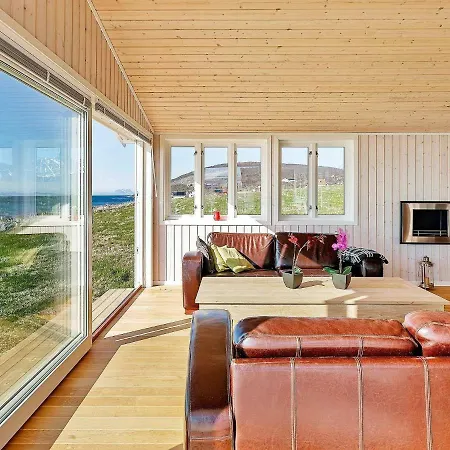 펜션 Five-bedroom Holiday In Nord-lenangen