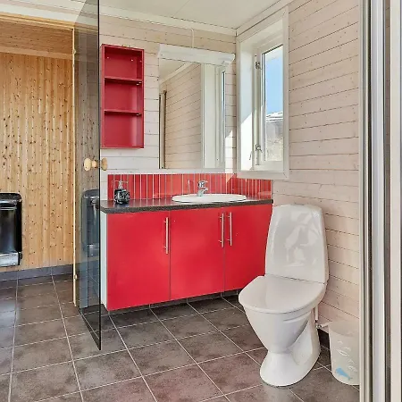 Five-bedroom Holiday In Nord-lenangen 펜션 *